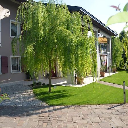 Asso Bed & Breakfast Манерба-дель-Гарда Экстерьер фото