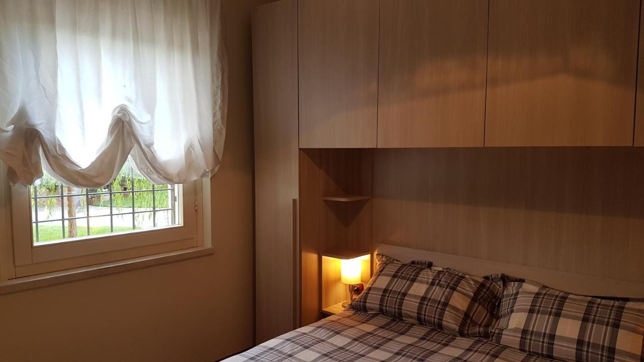 Asso Bed & Breakfast Манерба-дель-Гарда Экстерьер фото