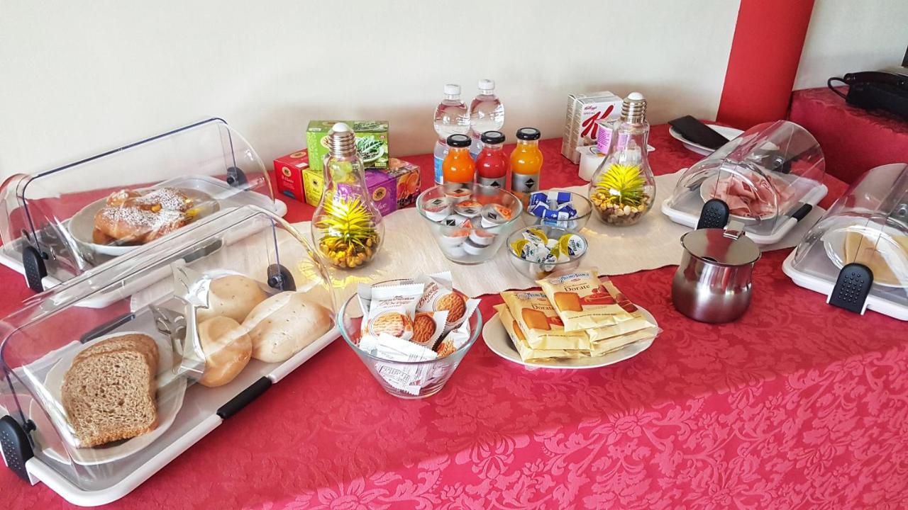 Asso Bed & Breakfast Манерба-дель-Гарда Экстерьер фото
