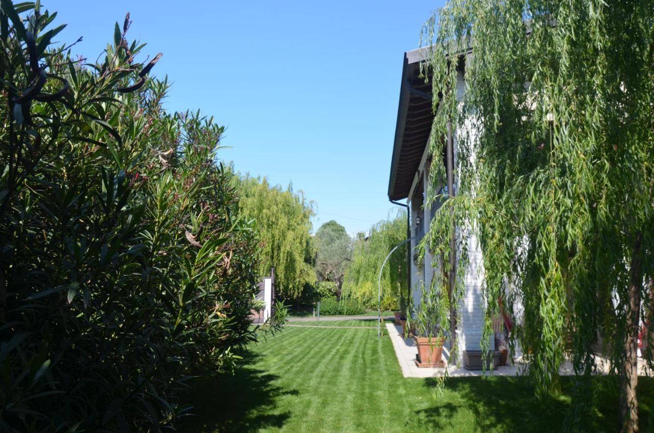 Asso Bed & Breakfast Манерба-дель-Гарда Экстерьер фото