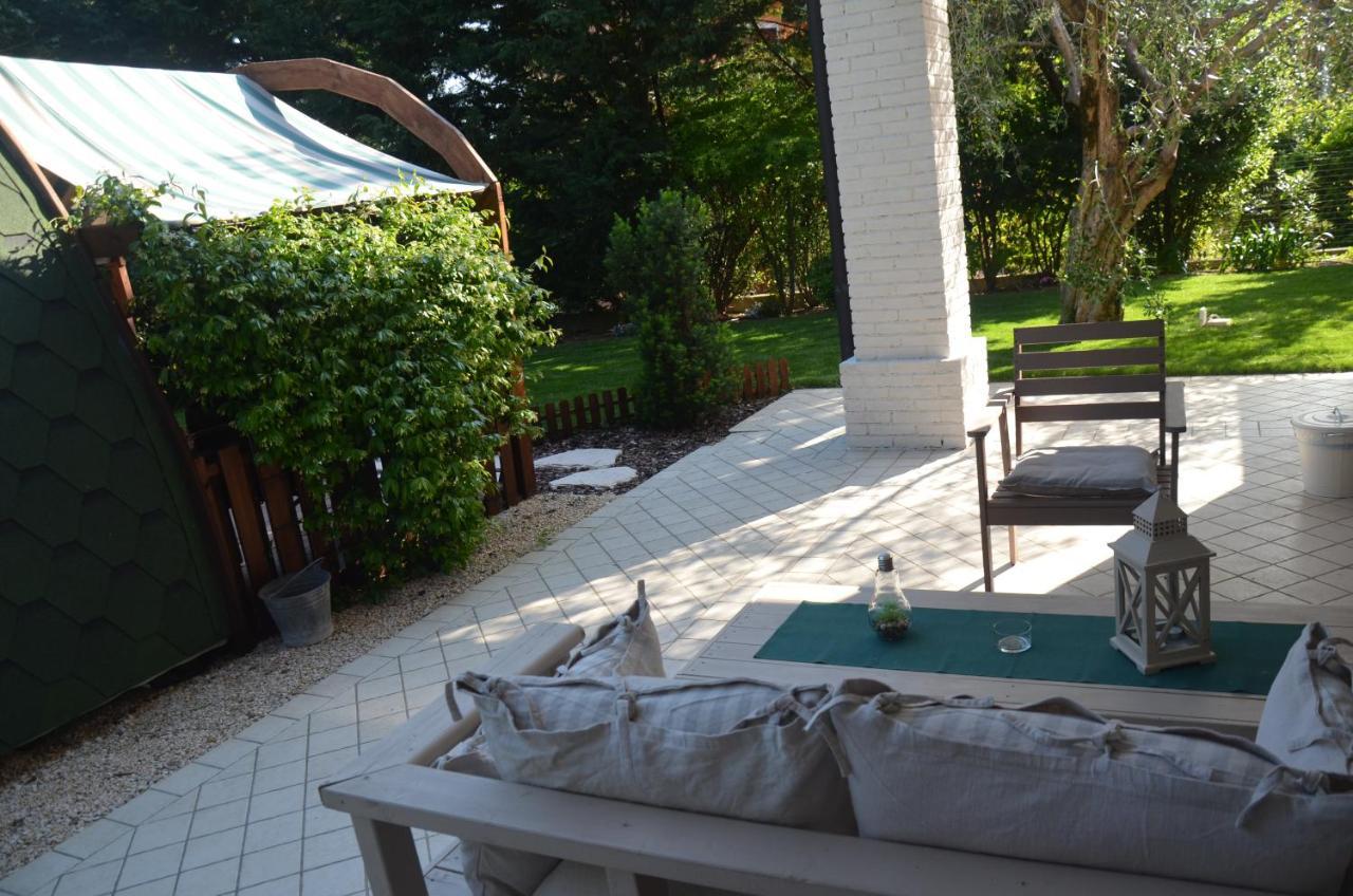 Asso Bed & Breakfast Манерба-дель-Гарда Экстерьер фото