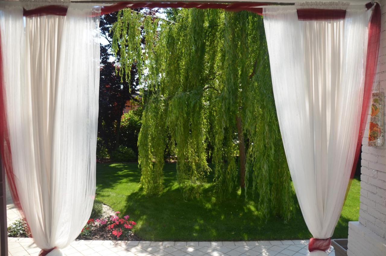 Asso Bed & Breakfast Манерба-дель-Гарда Экстерьер фото