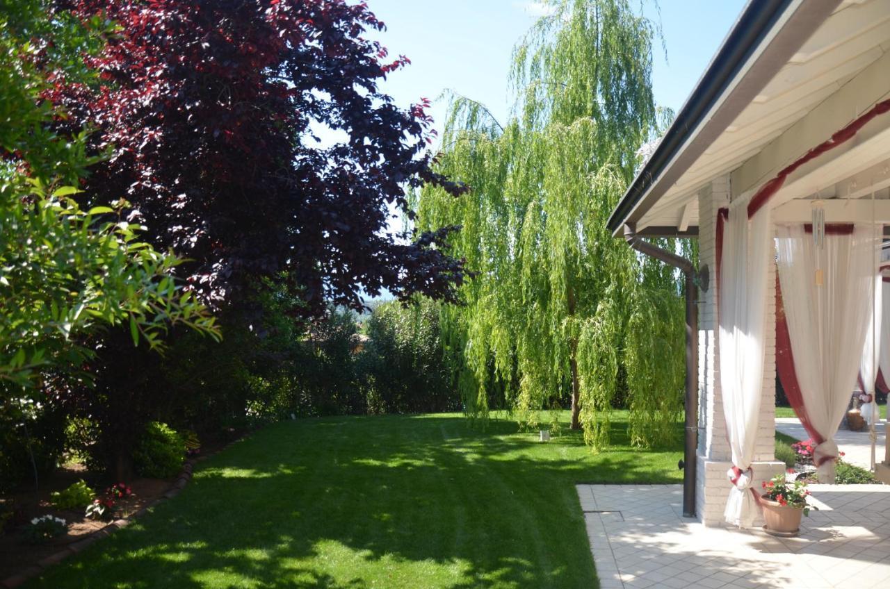 Asso Bed & Breakfast Манерба-дель-Гарда Экстерьер фото