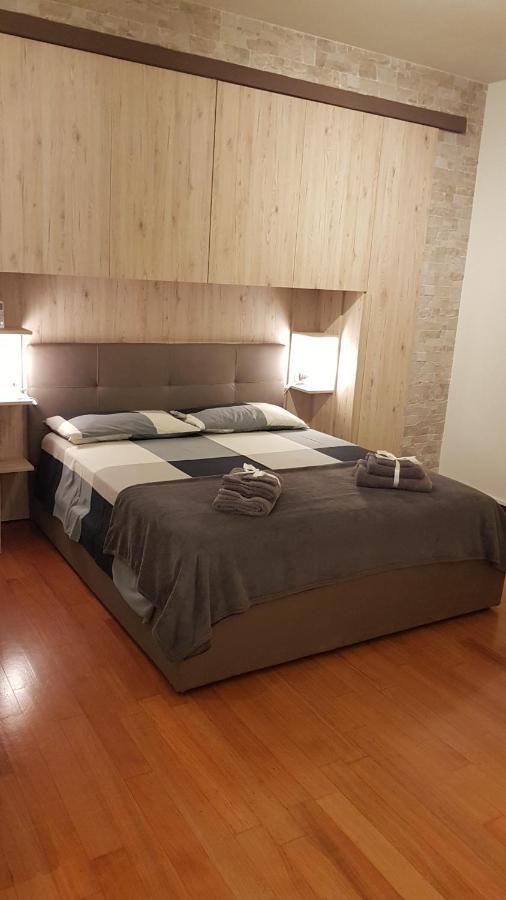 Asso Bed & Breakfast Манерба-дель-Гарда Экстерьер фото