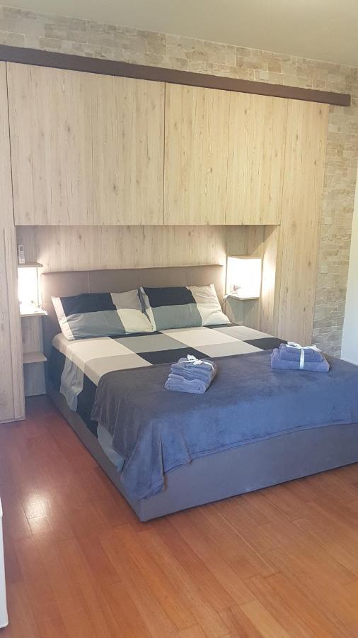 Asso Bed & Breakfast Манерба-дель-Гарда Экстерьер фото