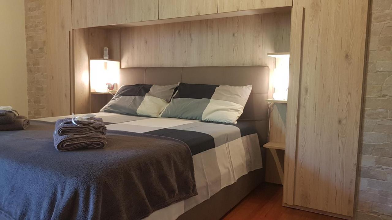 Asso Bed & Breakfast Манерба-дель-Гарда Экстерьер фото