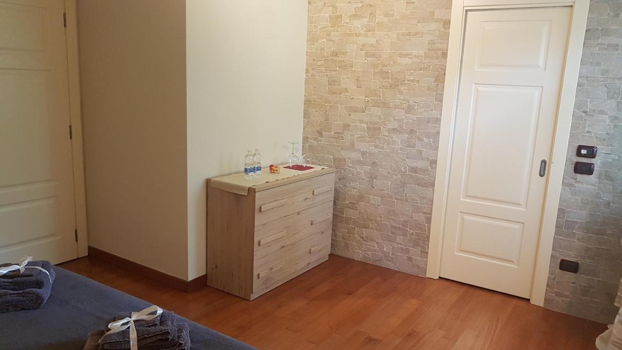 Asso Bed & Breakfast Манерба-дель-Гарда Экстерьер фото